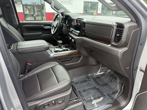Used 2026 GMC Sierra 1500 SLT w/ SLT Premium Package AWD/4WD image 19