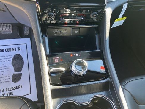 Certified 2025 Jeep Grand Cherokee Limited w/ Trailer Tow Package image 18