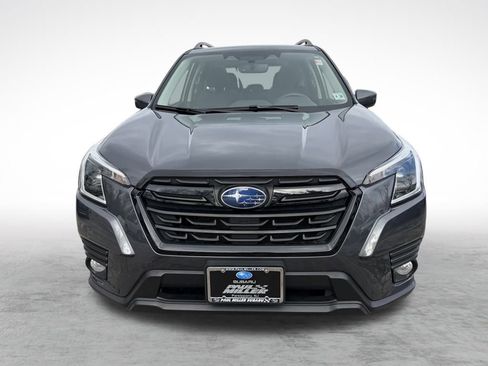 Used 2023 Subaru Forester Premium image 2