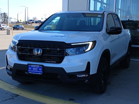 New 2026 Honda Ridgeline Black Edition image 3