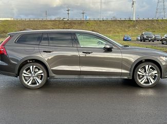 Used 2025 Volvo V60 B5 Cross Country Plus video 2