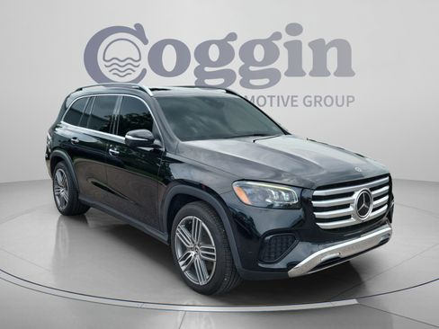Used 2024 Mercedes-Benz GLS 450 4MATIC image 4