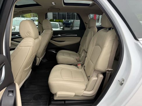 Used 2020 Buick Enclave Premium w/ Sun and Sites Package AWD/4WD image 18