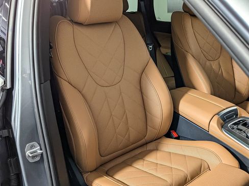 Used 2025 BMW X5 xDrive50e w/ Premium Package image 26