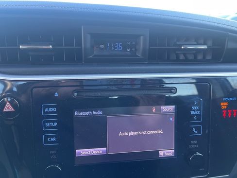 Used 2018 Toyota Corolla L image 15