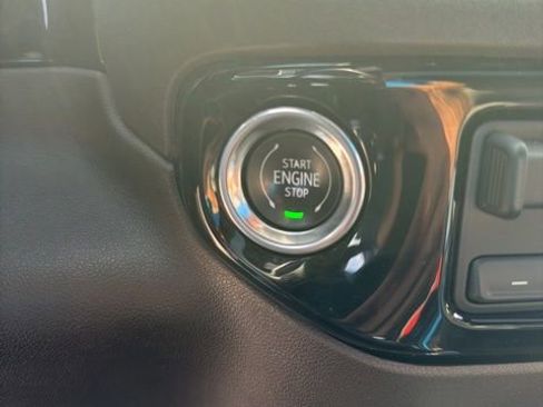 Used 2024 Chevrolet Silverado 2500 LTZ w/ LTZ Convenience Package image 31