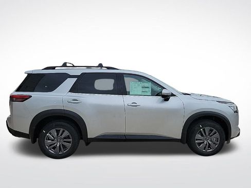 New 2025 Nissan Pathfinder SV image 6