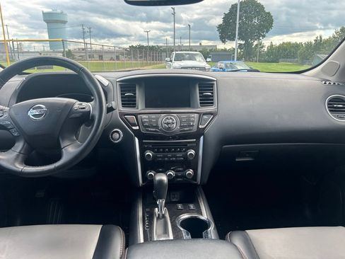 Used 2020 Nissan Pathfinder SL AWD/4WD image 11