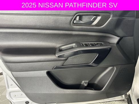 Used 2025 Nissan Pathfinder SV FWD image 10