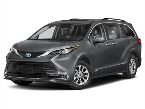 Certified 2025 Toyota Sienna XLE FWD image 1