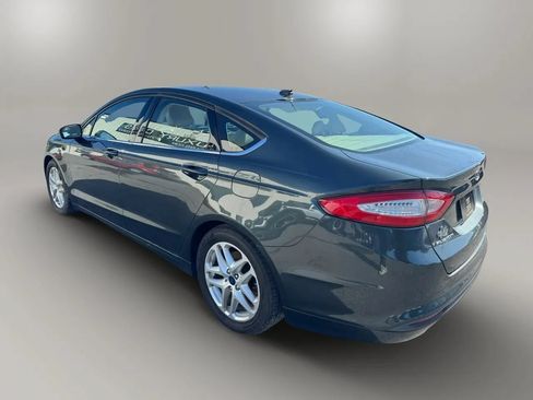 Used 2015 Ford Fusion SE FWD image 8