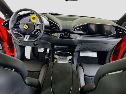 Used 2025 Ferrari Purosangue AWD/4WD image 40