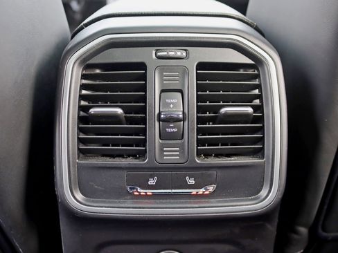 Used 2018 Porsche Macan Sport Edition image 24