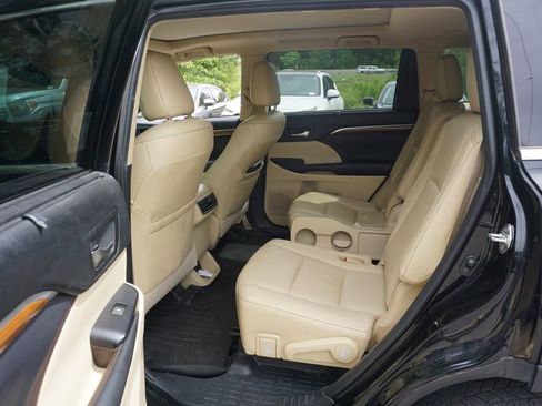 Used 2019 Toyota Highlander Limited Platinum image 13