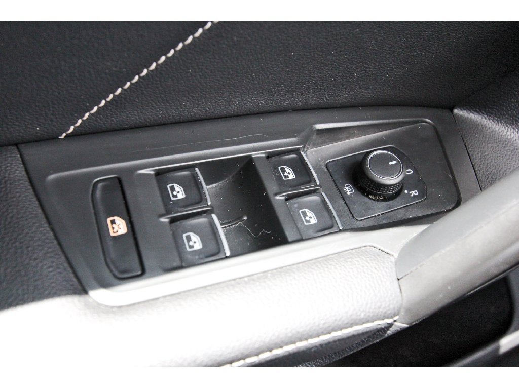 Used 2022 Volkswagen Tiguan SE AWD/4WD image 24