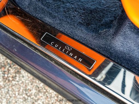 Used 2023 Rolls-Royce Cullinan Black Badge w/ Leather Finishing Pack image 32