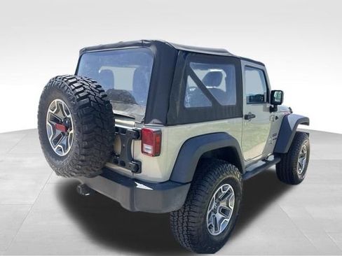 Used 2018 Jeep Wrangler Sport w/ Connectivity Group AWD/4WD image 8