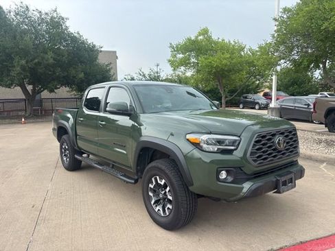 Used 2022 Toyota Tacoma TRD Off-Road w/ Technology Package AWD/4WD image 3