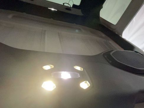 Used 2019 Jeep Wrangler Unlimited Rubicon w/ Dual Top Group AWD/4WD image 40