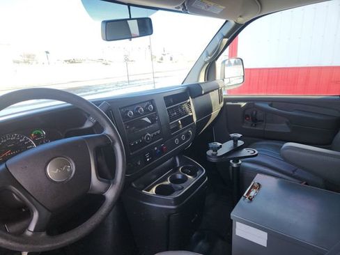 Used 2014 Chevrolet Express 2500 image 33