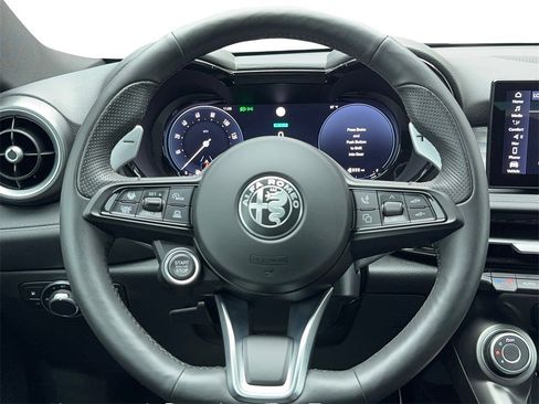 New 2024 Alfa Romeo Tonale Ti image 18