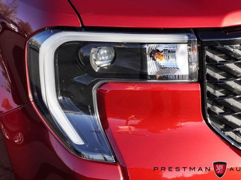 Used 2025 Ford Maverick Lariat w/ Black Appearance Package image 6