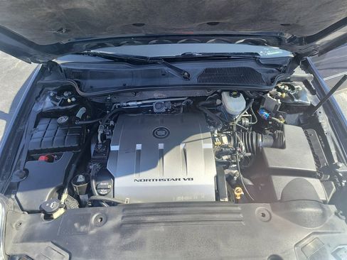 Used 2010 Cadillac DTS Limousine image 33