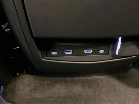 Used 2025 Cadillac Escalade V image 16