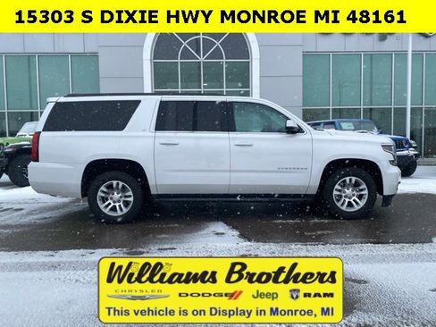 Used 2017 Chevrolet Suburban LT image 5