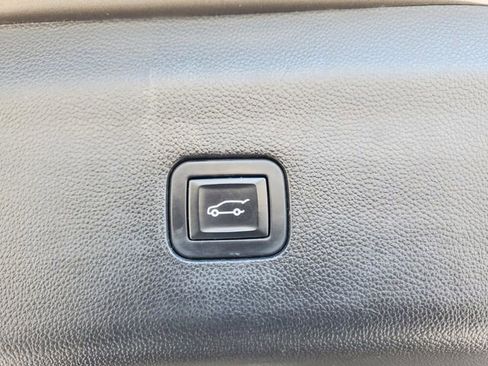 Used 2020 Buick Enclave Premium AWD/4WD image 39