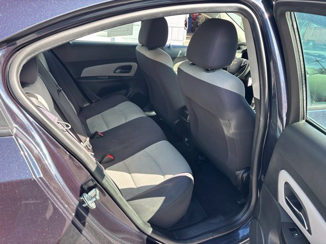 Used 2014 Chevrolet Cruze LS FWD image 9