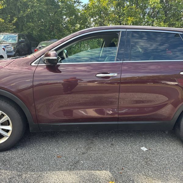 Used 2019 Kia Sorento FWD V6 image 12