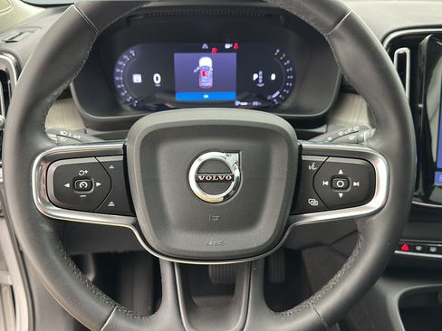 Used 2024 Volvo XC40 B5 Core AWD/4WD image 15