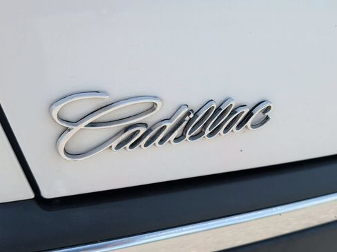 Used 2017 Cadillac XT5 Luxury w/ Driver Awareness Package FWD image 16