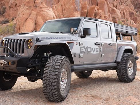 Used 2021 Jeep Gladiator Mojave AWD/4WD image 2