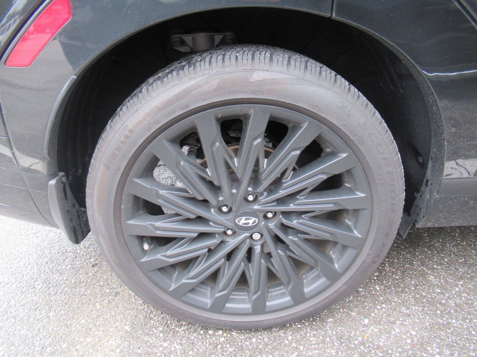 Used 2024 Hyundai Santa Fe Calligraphy FWD image 5