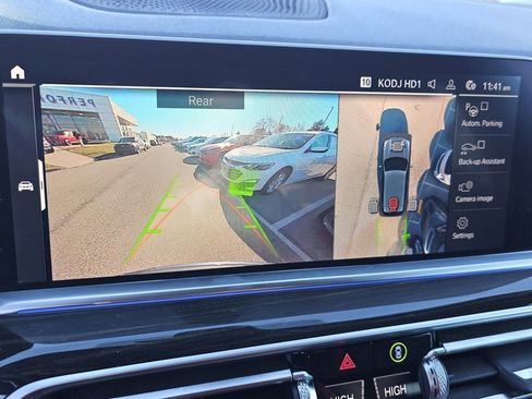 Used 2019 BMW X5 xDrive40i w/ Premium Package image 11