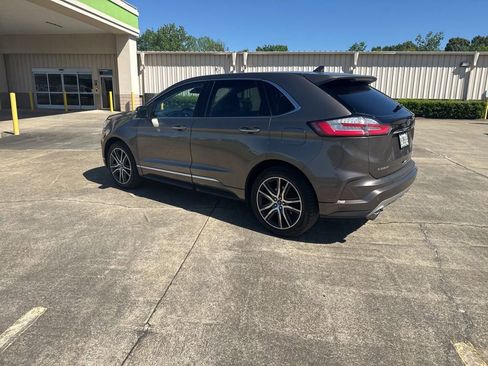 Used 2019 Ford Edge Titanium w/ Equipment Group 301A image 9