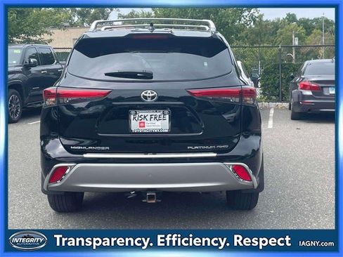 Used 2023 Toyota Highlander Platinum image 7