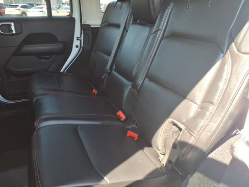 Used 2019 Jeep Wrangler Unlimited Rubicon AWD/4WD image 17