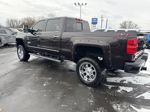 Used 2019 Chevrolet Silverado 2500 High Country w/ Duramax Plus Package image 6