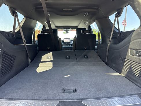 Used 2021 Chevrolet Suburban RST w/ Luxury Package AWD/4WD image 38