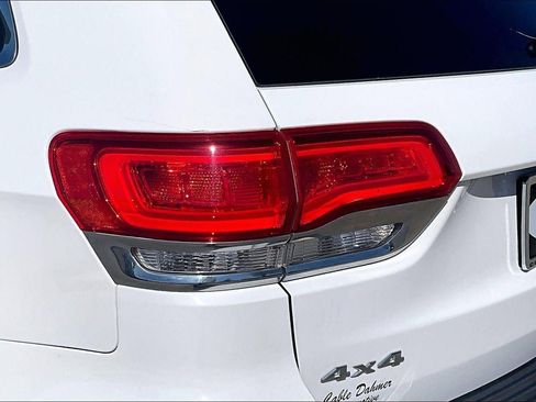 Used 2017 Jeep Grand Cherokee Limited w/ Luxury Group II image 23