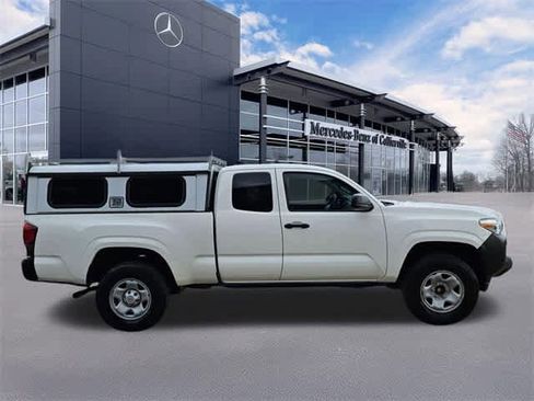 Used 2022 Toyota Tacoma SR image 9