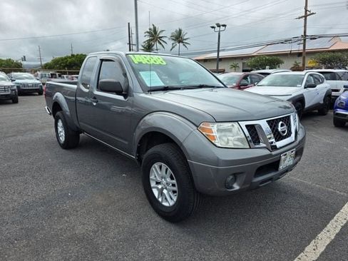 Used 2017 Nissan Frontier SV image 1