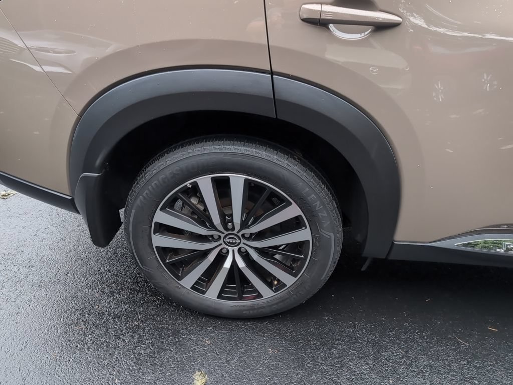 Used 2023 Nissan Pathfinder Platinum AWD/4WD image 4