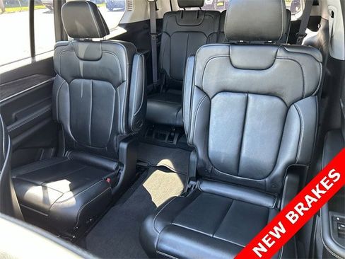 Used 2022 Jeep Grand Cherokee L Limited image 23