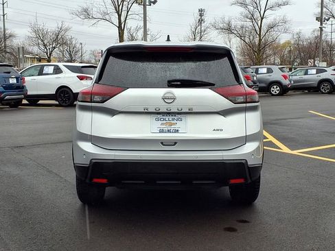 Used 2024 Nissan Rogue S image 19