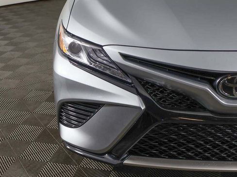 Used 2020 Toyota Camry XSE FWD image 13