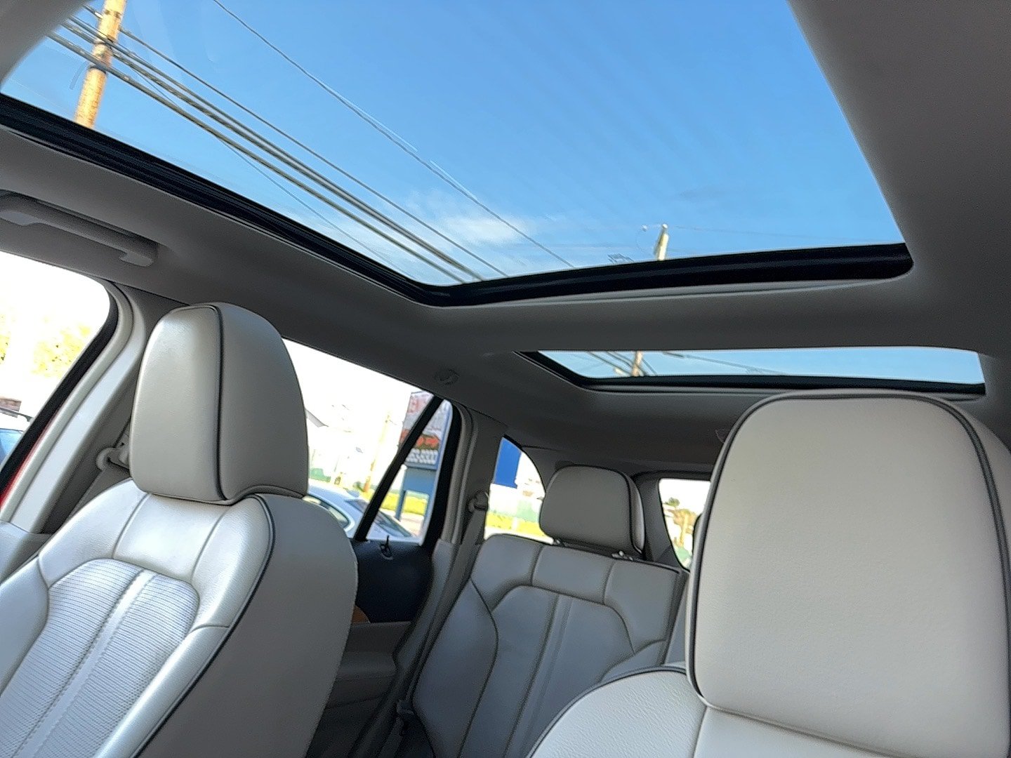 Used 2011 Lincoln MKX AWD w/ 102A Rapid Spec Order Code image 19